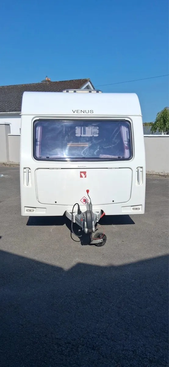2012 COMPACT 2 BERTH LUNAR VENUS - Image 2