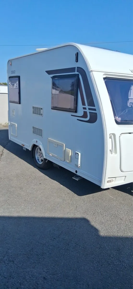 2012 COMPACT 2 BERTH LUNAR VENUS - Image 3