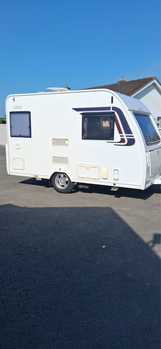 2012 COMPACT 2 BERTH LUNAR VENUS - Image 1