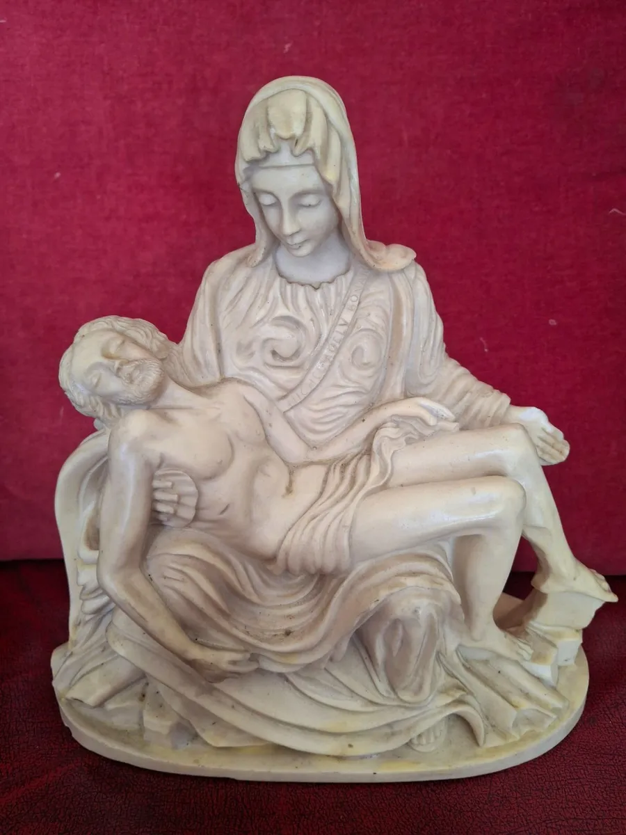 HOLY MARY MARBLE STATUE - Image 1