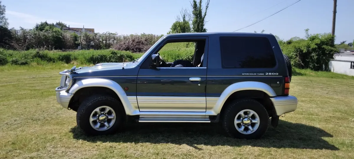 Mitsubishi Pajero 1994 - Image 2
