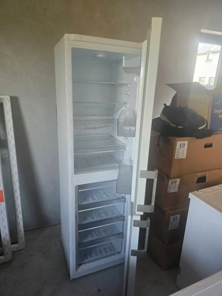 Blomberg Fridge Freezer - Image 2