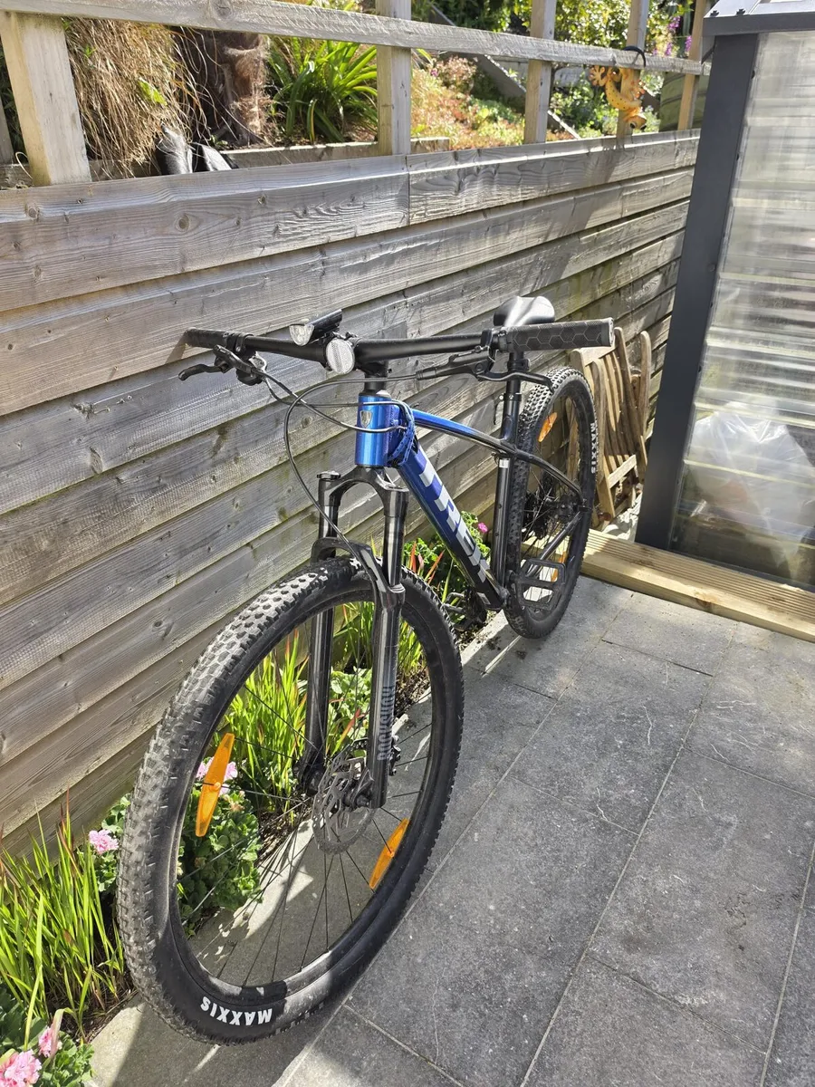 Trek Marlin 8 mountain bike - Image 3
