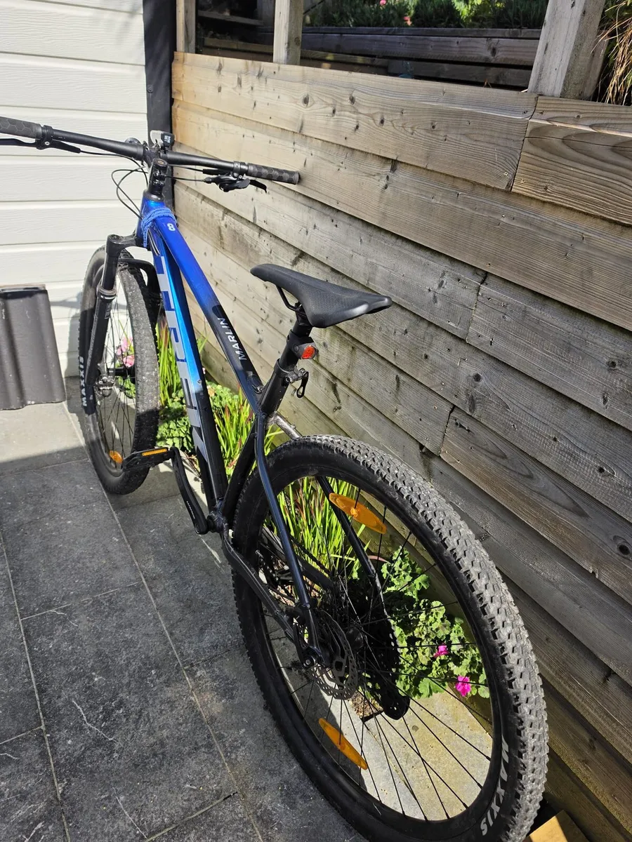 Trek Marlin 8 mountain bike - Image 2