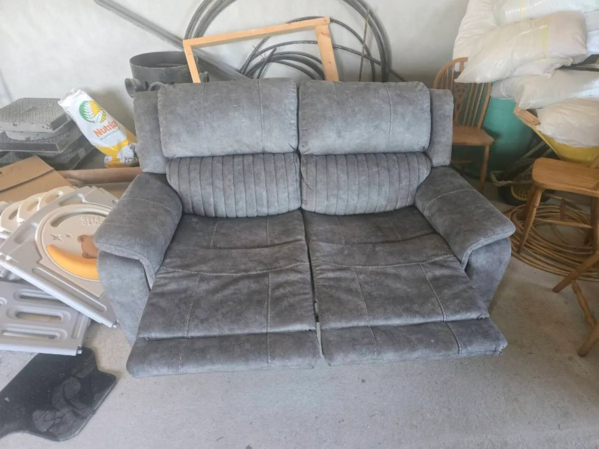 2 seater recliner couch - Image 2