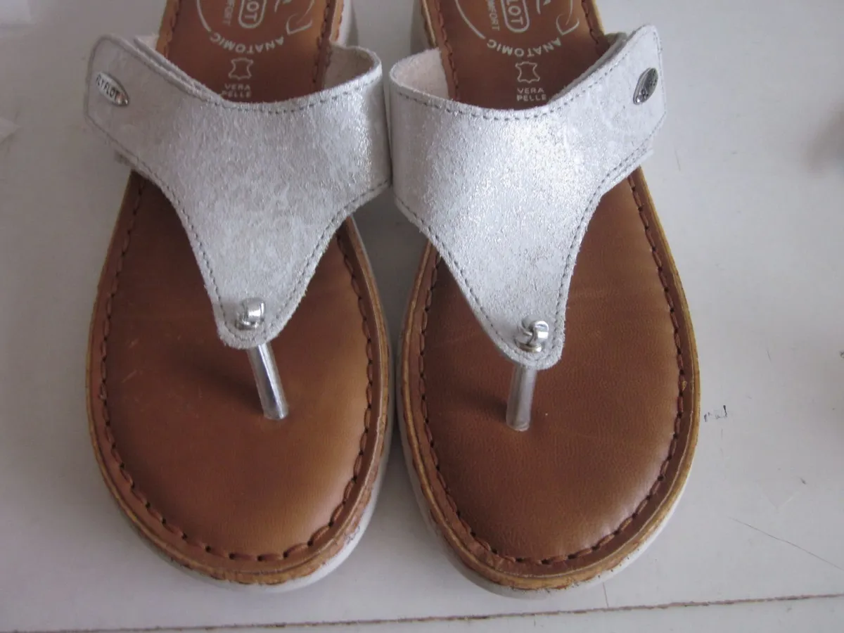 Fly Fot Leather Toe Post Sandals Grey S5 - Image 3