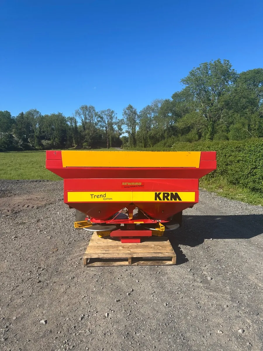KRM Bogbelle Fertiliser Spreader - Image 1