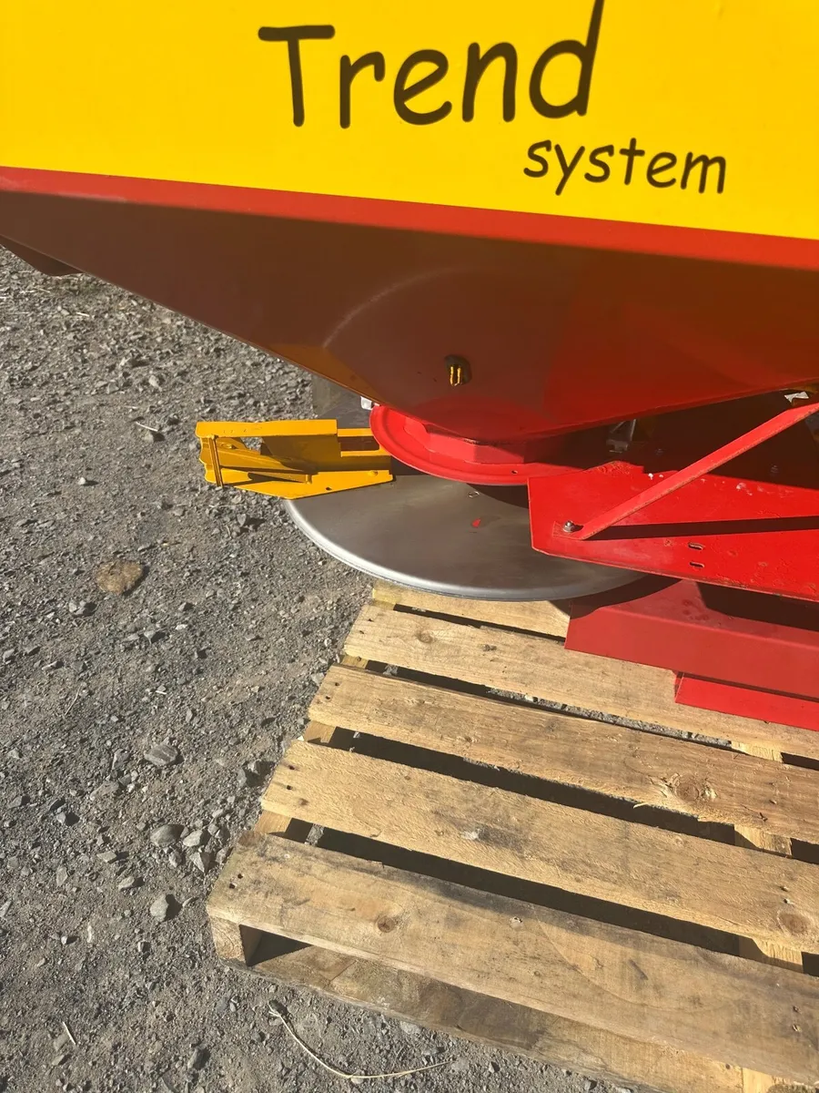 KRM Bogbelle Fertiliser Spreader - Image 3