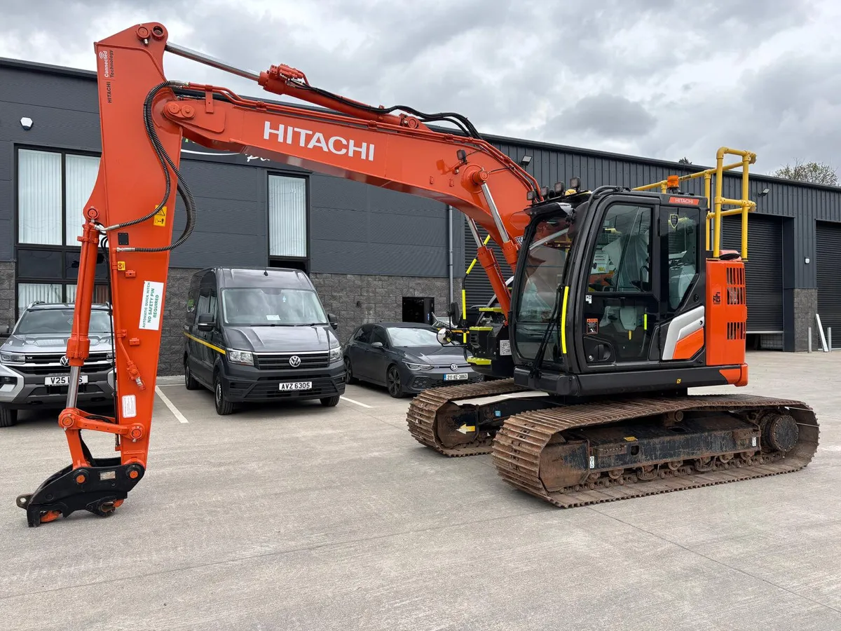 2023 HITACHI ZX135 US-7 - Image 4
