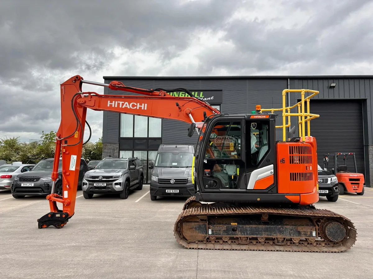 2023 HITACHI ZX135 US-7 - Image 1