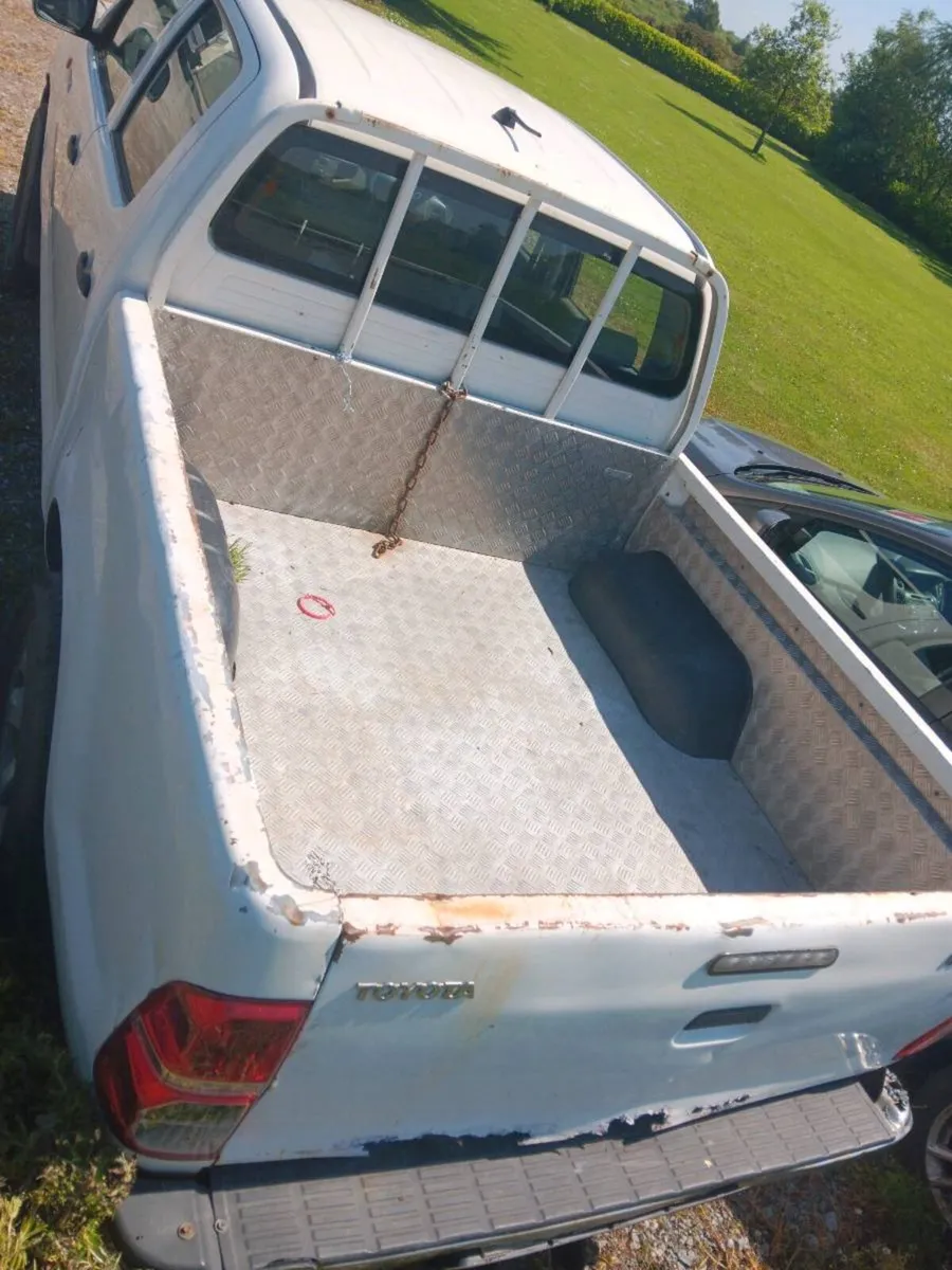 Toyota Hilux  2013 - Image 3