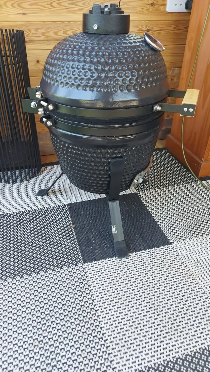 Ceramic BBQ - Image 1