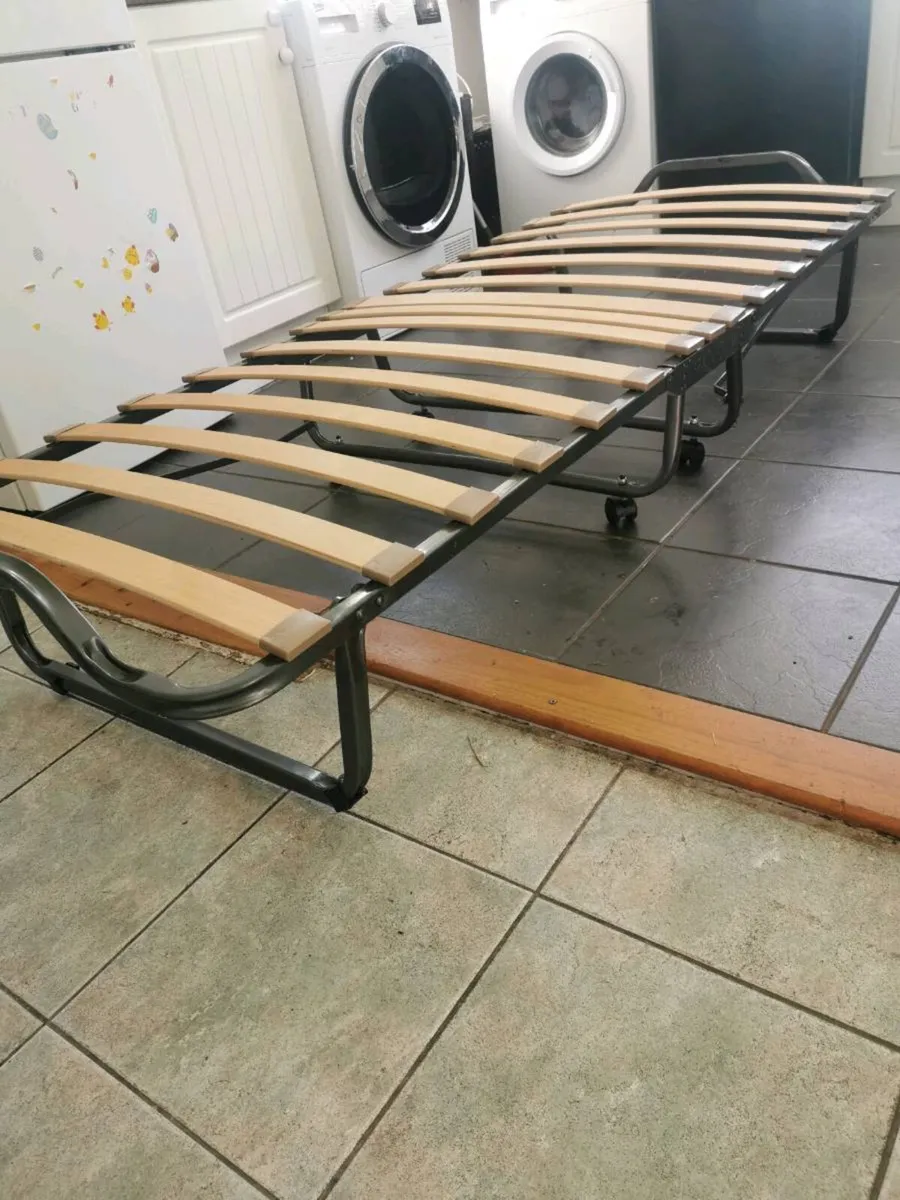 Portable guest bed €30 - Image 2
