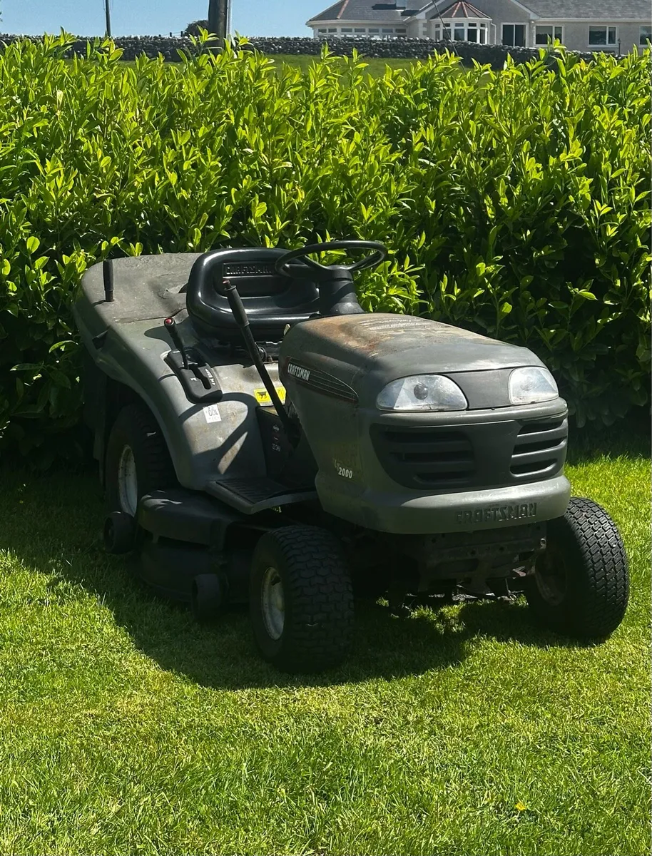 Craftsman LT2000 Ride on Mower - Image 1