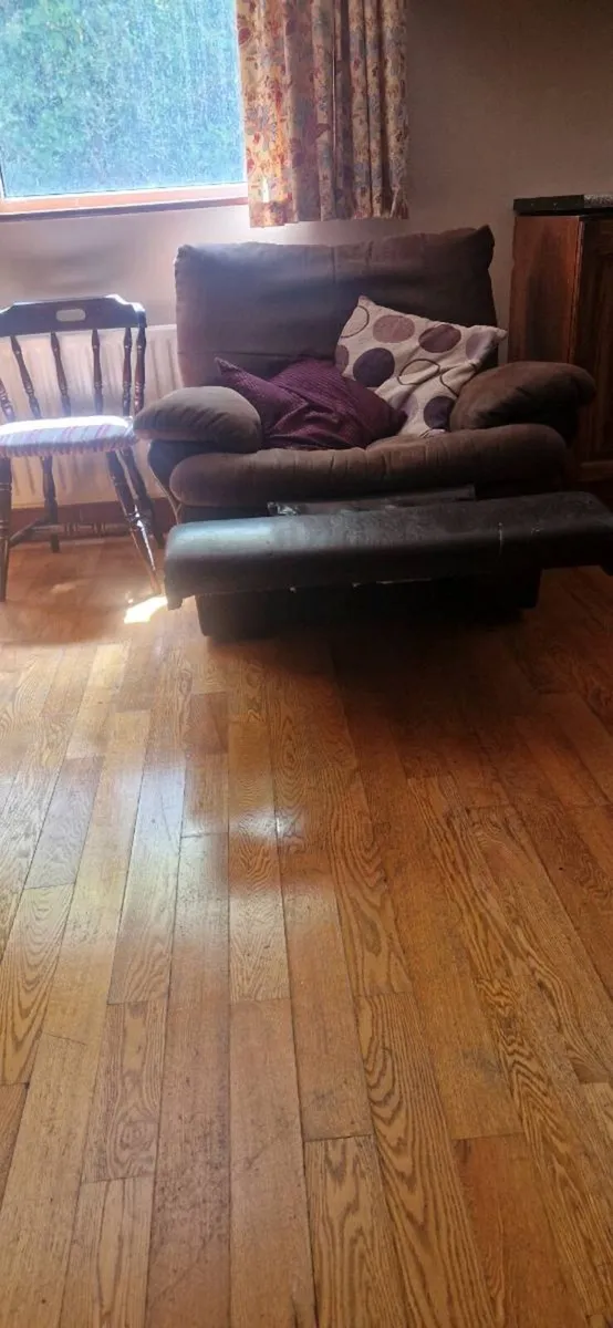 1 seater recliner - Image 2