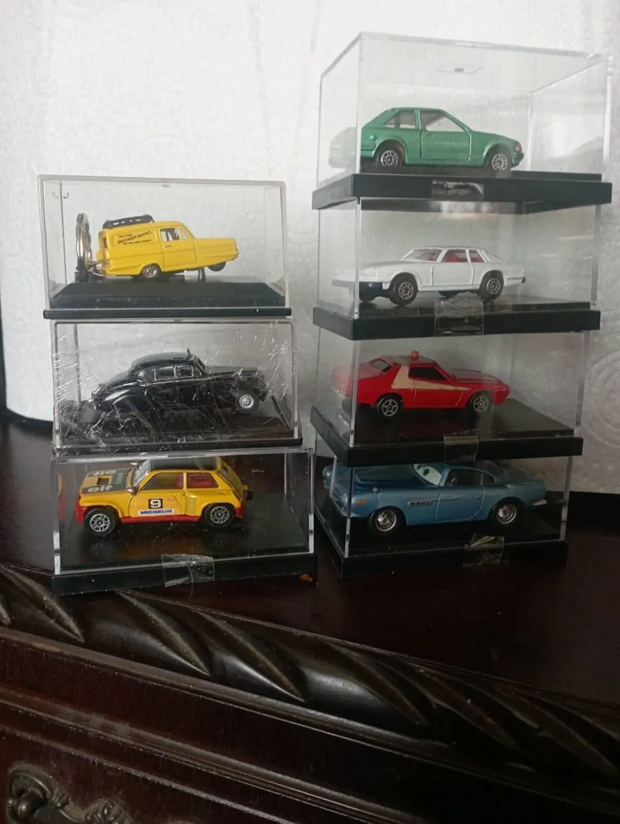 COLLECTION OF DIECAST MODLES 1-76/OO SCALE CARS - Image 2