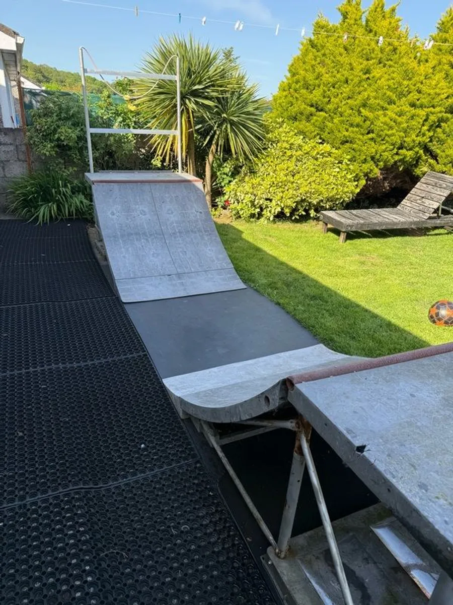 skate ramp - Image 1