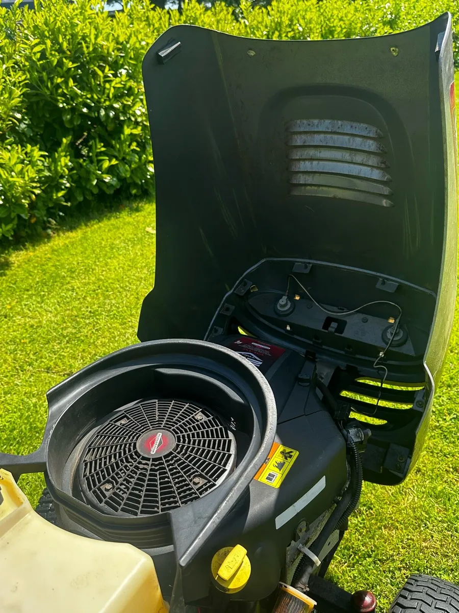 Craftsman LT2000 Ride on Mower - Image 4