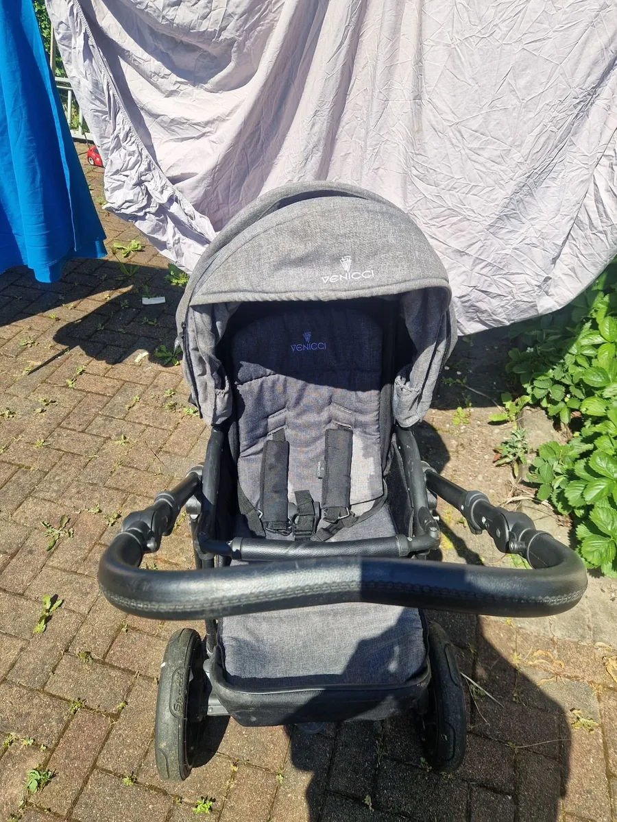 Venicci pram denium grey and black - Image 3