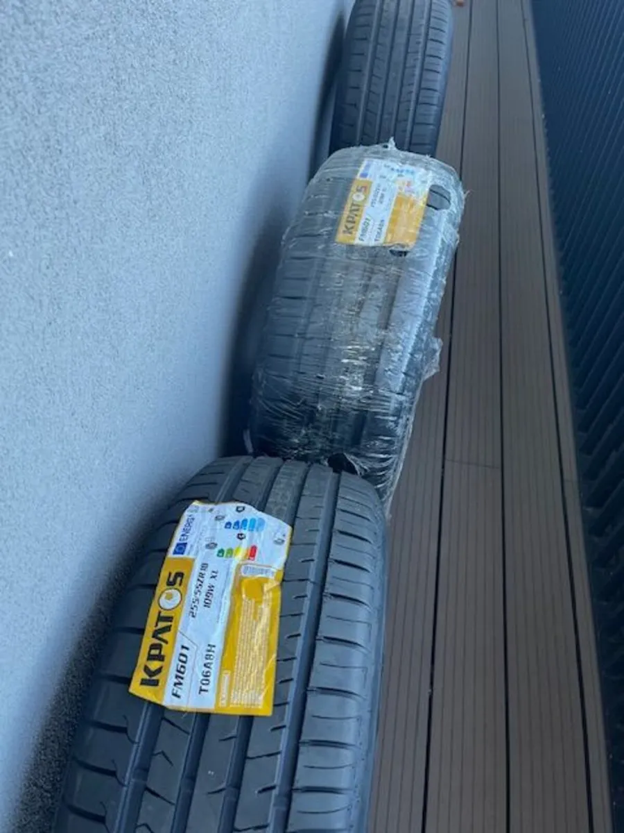 Selling  3 Tyres 255/55 R18 109W XL - Image 1