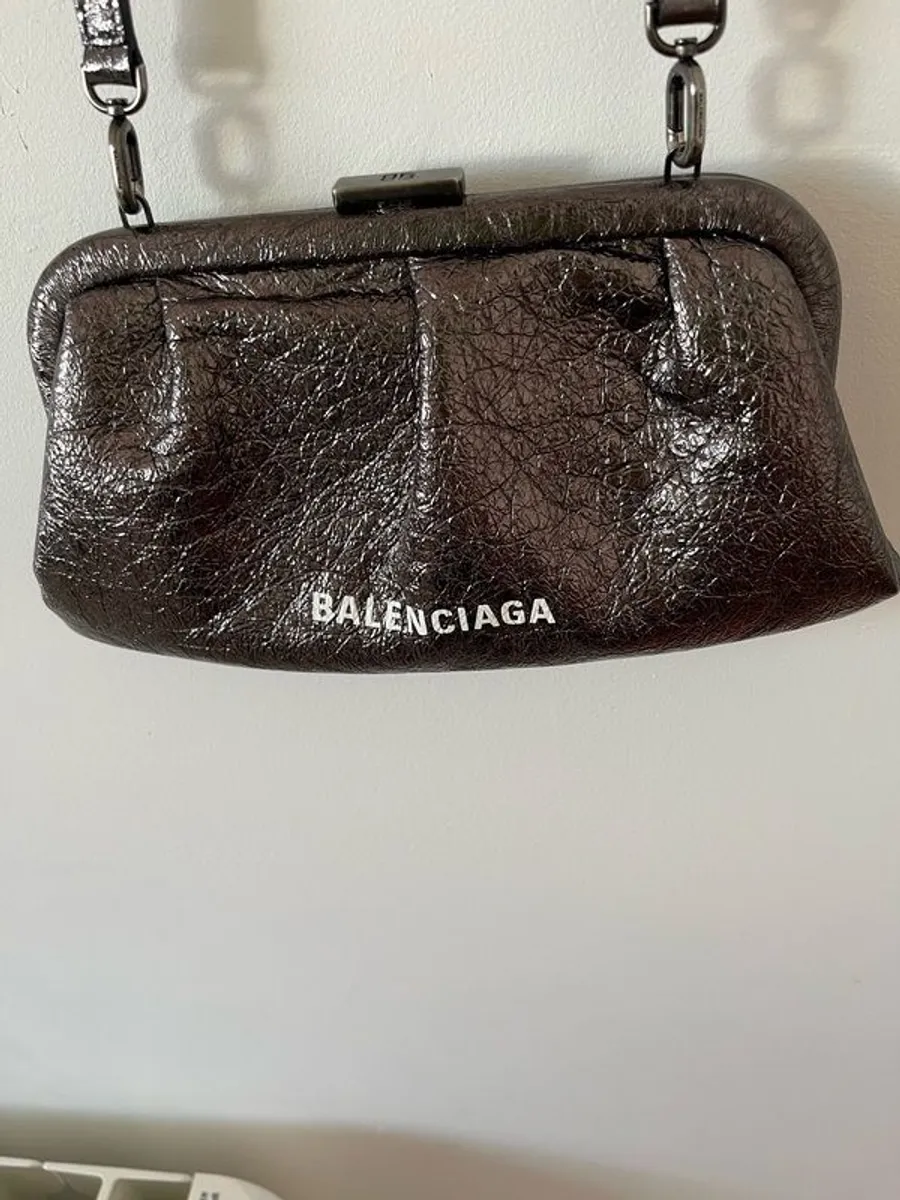 balenciaga - Image 3