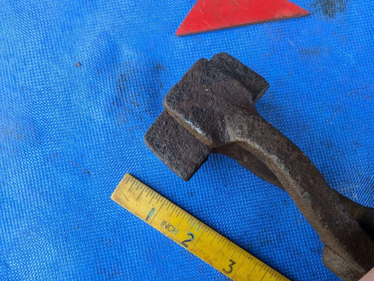 Blacksmiths Broad Flat Tongs - Image 2