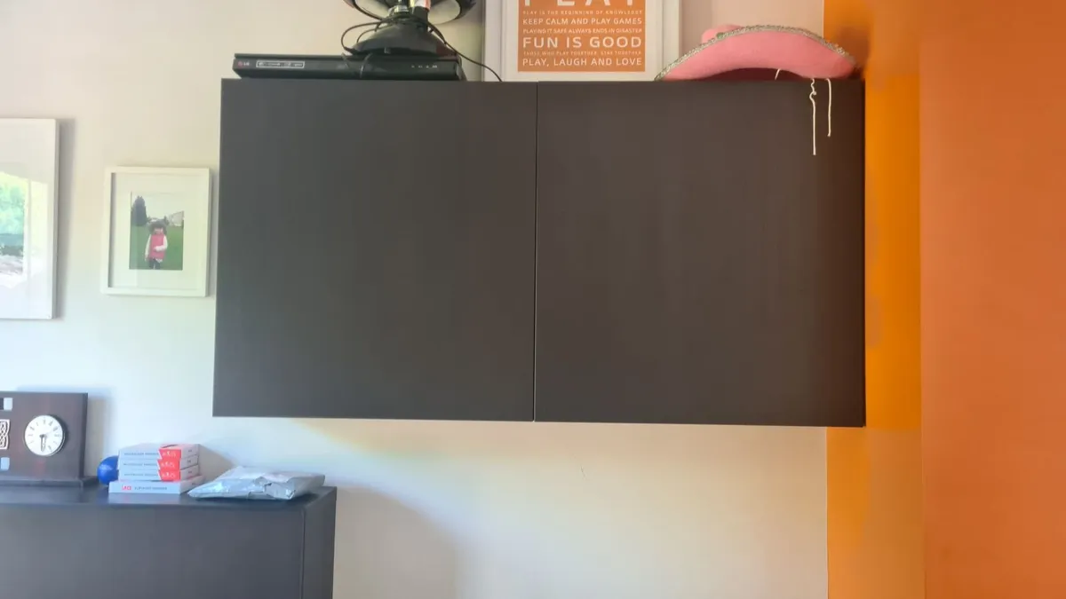 Wall storage units x 2 - Image 1