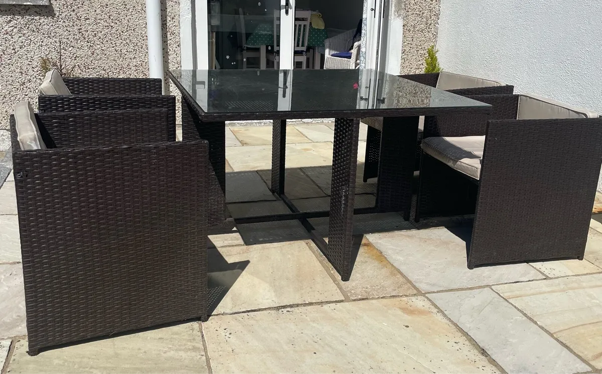 Cube style Rattan table with 4 chairs. ON HOLD - Image 2