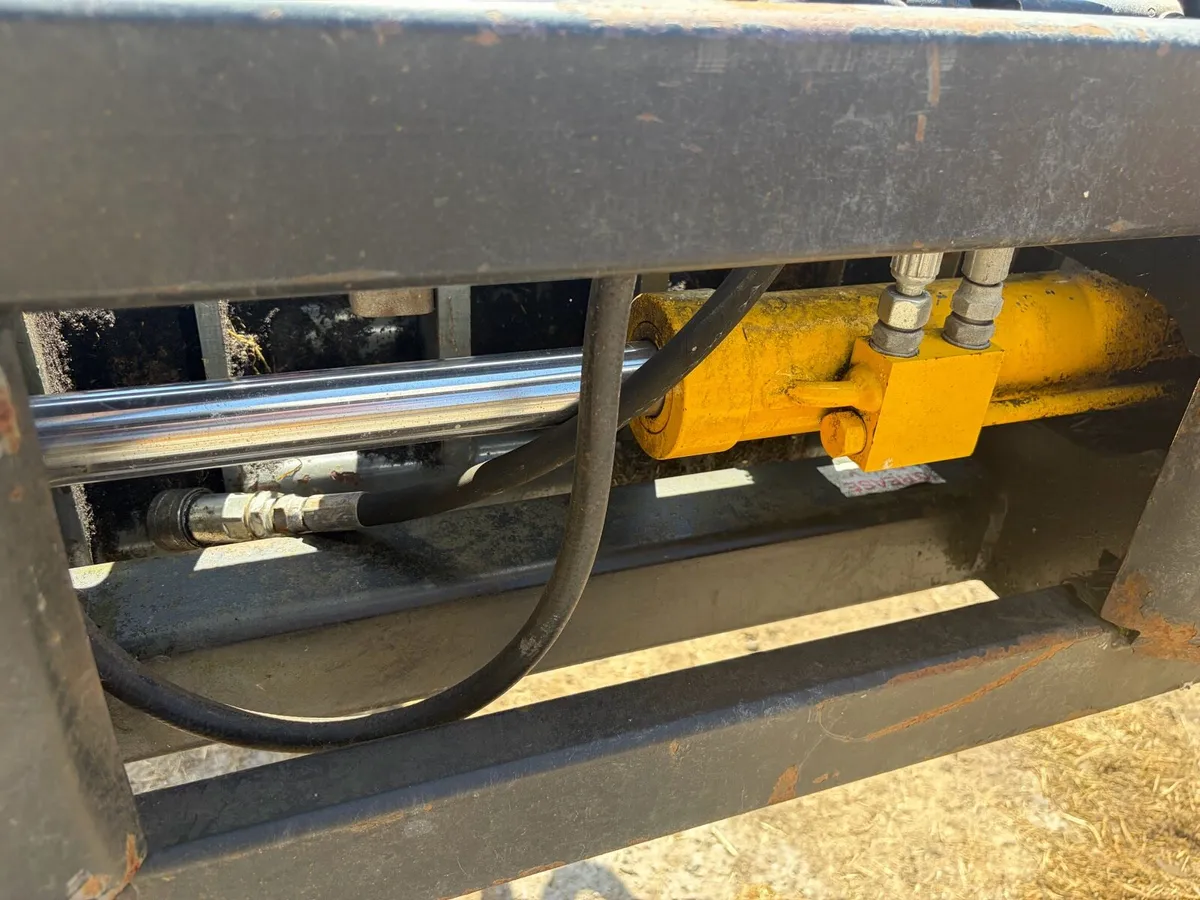 Bale handler - Image 4