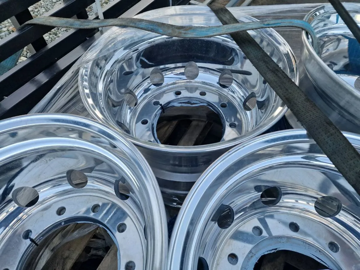 Alcoa Alloy wheels - Image 3