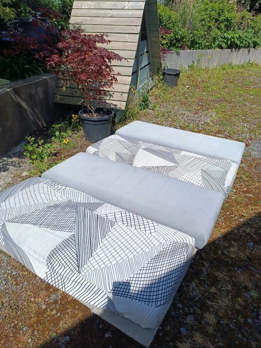 Rock an roll bed for van and a drive away awning f - Image 2