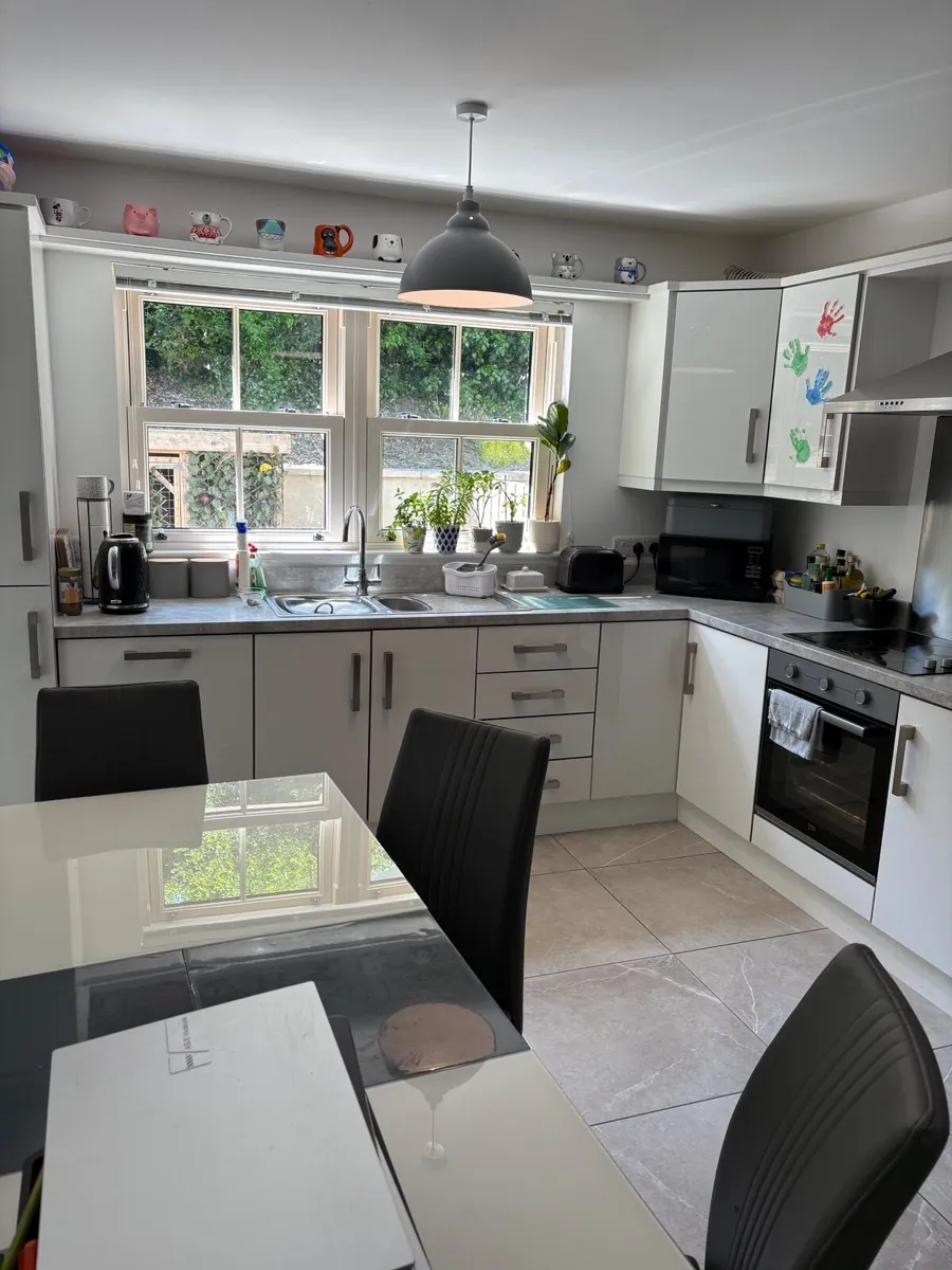 Used kitchen - Image 1