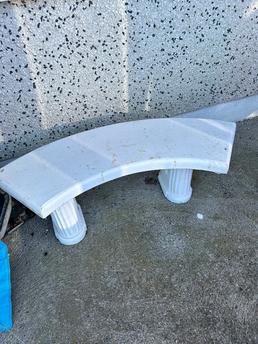 Cast cement table & 3 seats - Image 2