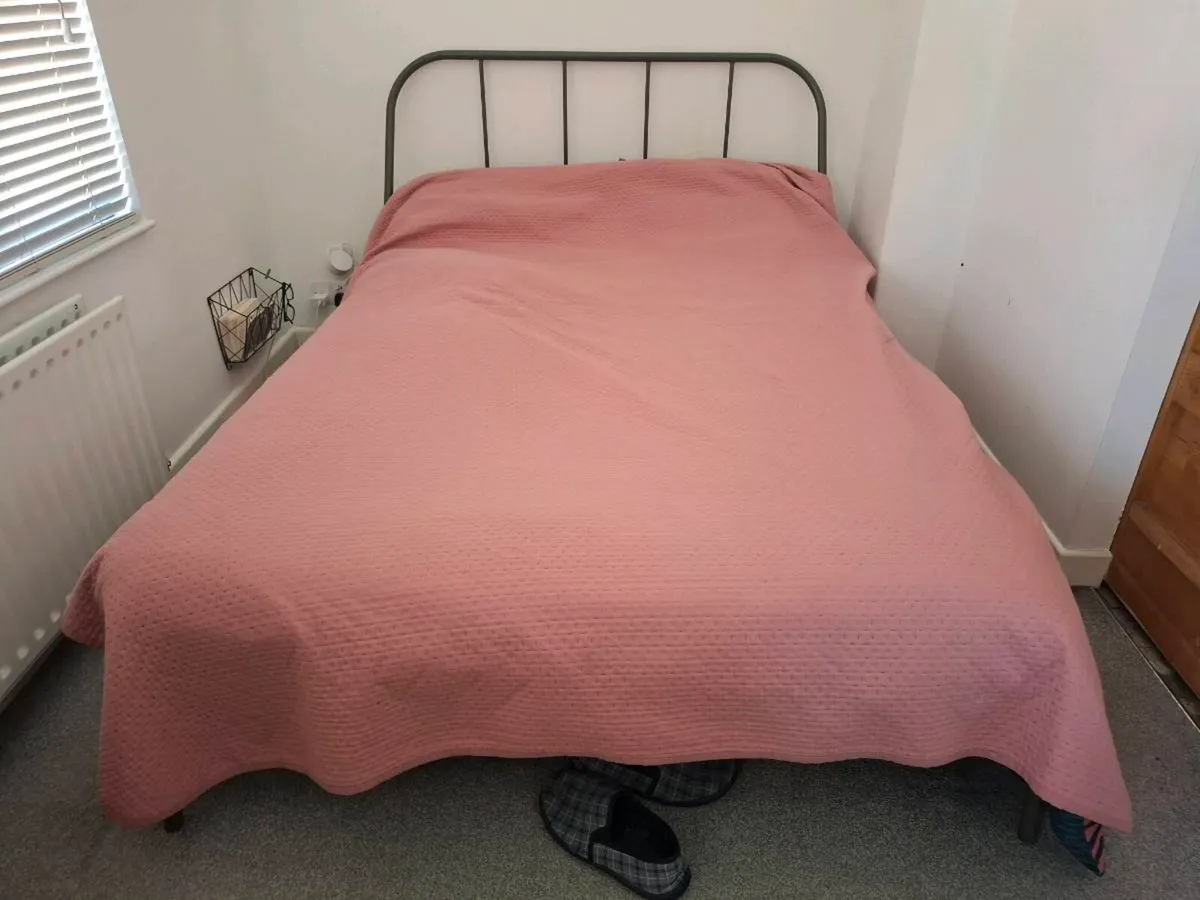 Metal bed frame incl. slats