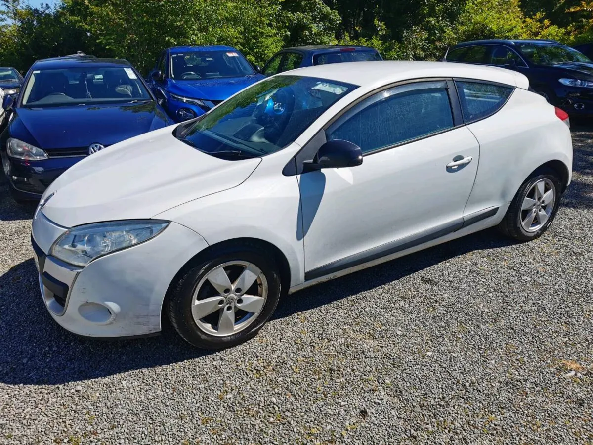 10 Renault Megane Coupe 1.5 DCI - Image 1