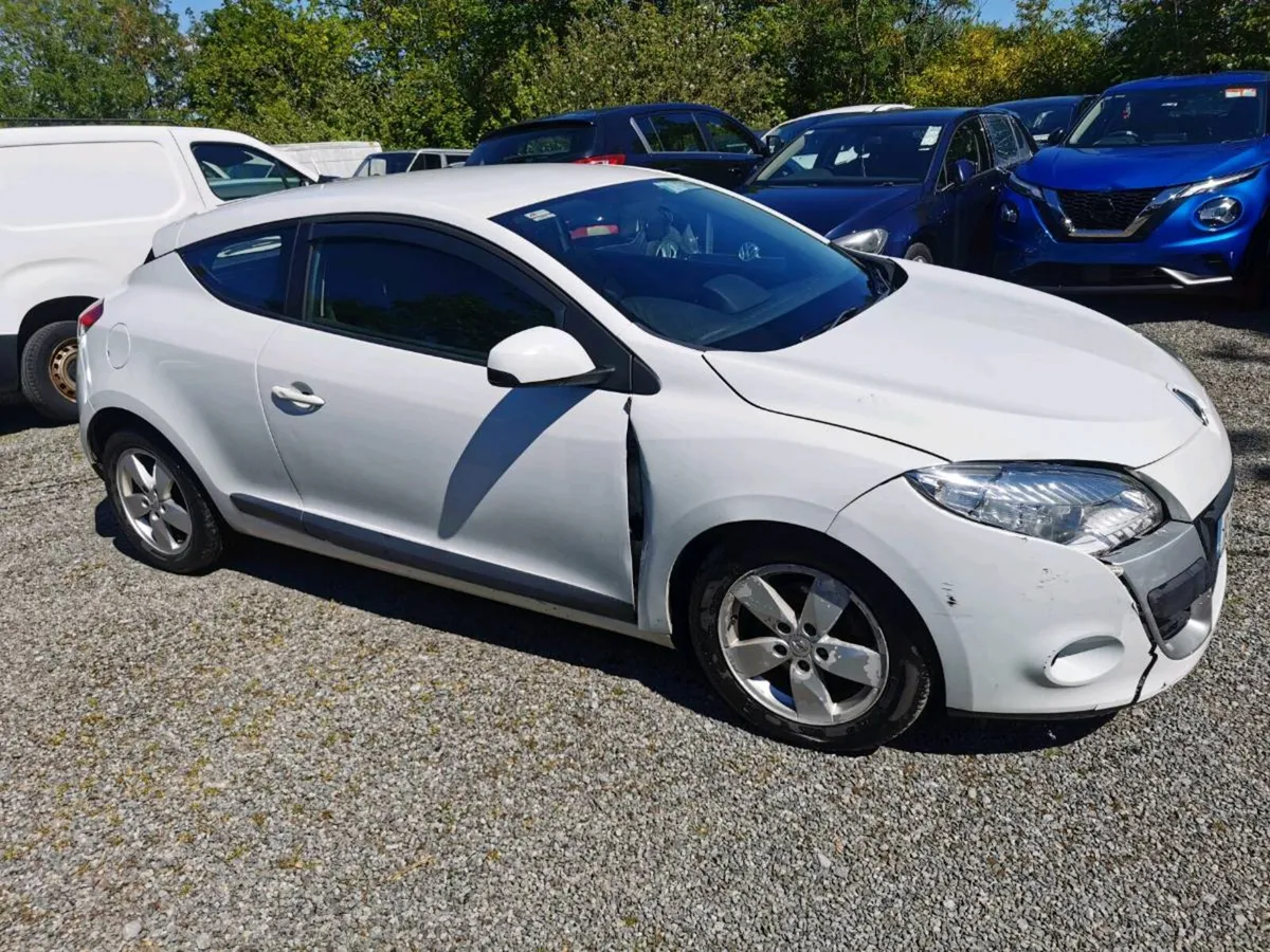 10 Renault Megane Coupe 1.5 DCI - Image 4