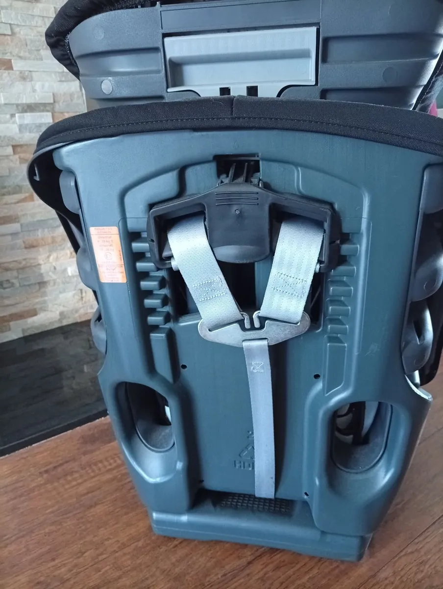 Childs carseat - Image 3