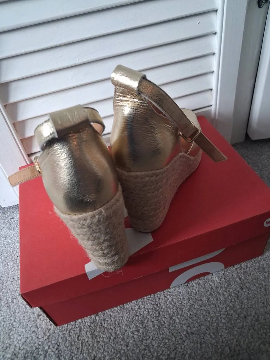 Sandals - Image 3