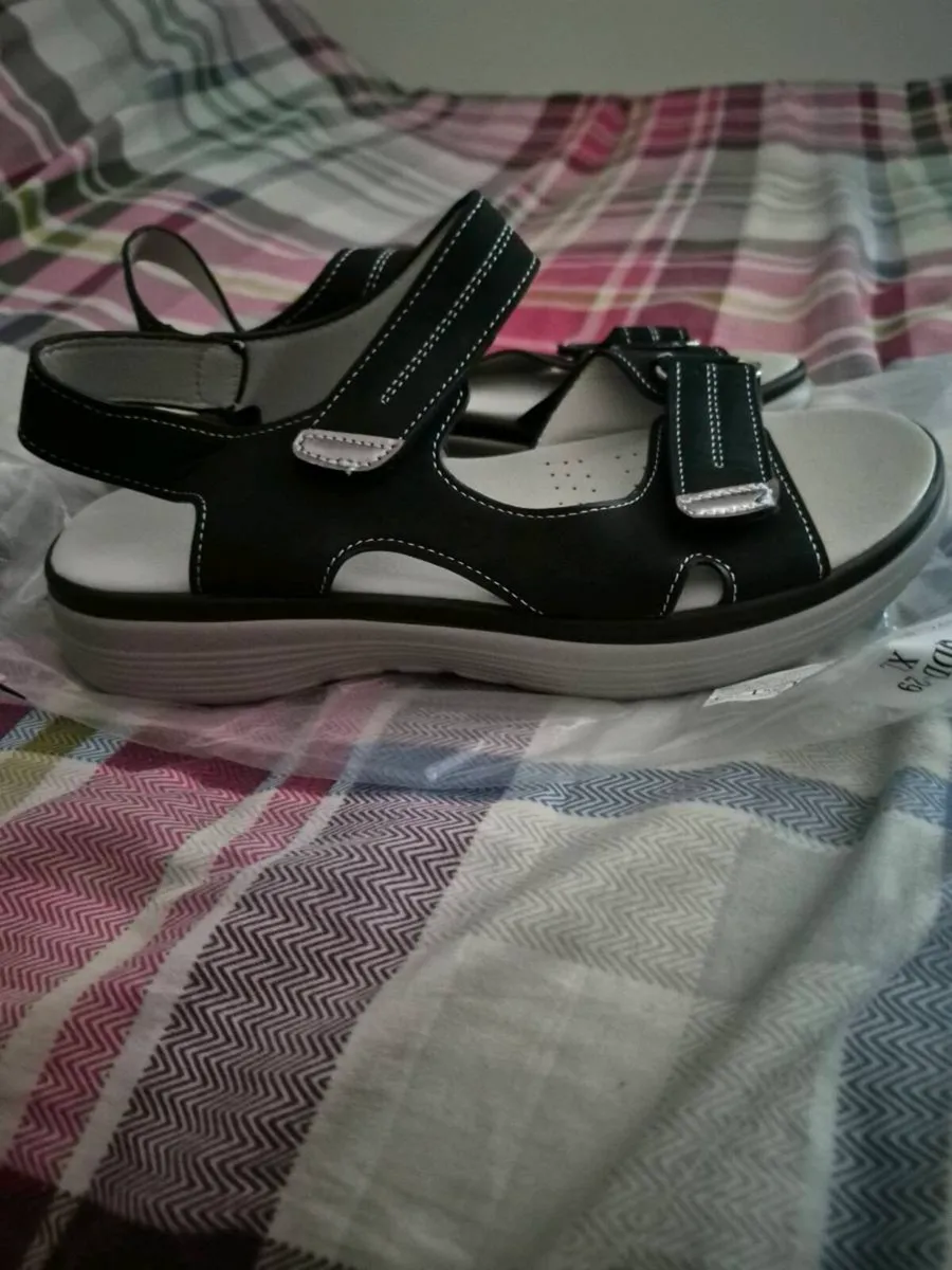 NEW SANDLES - Image 2