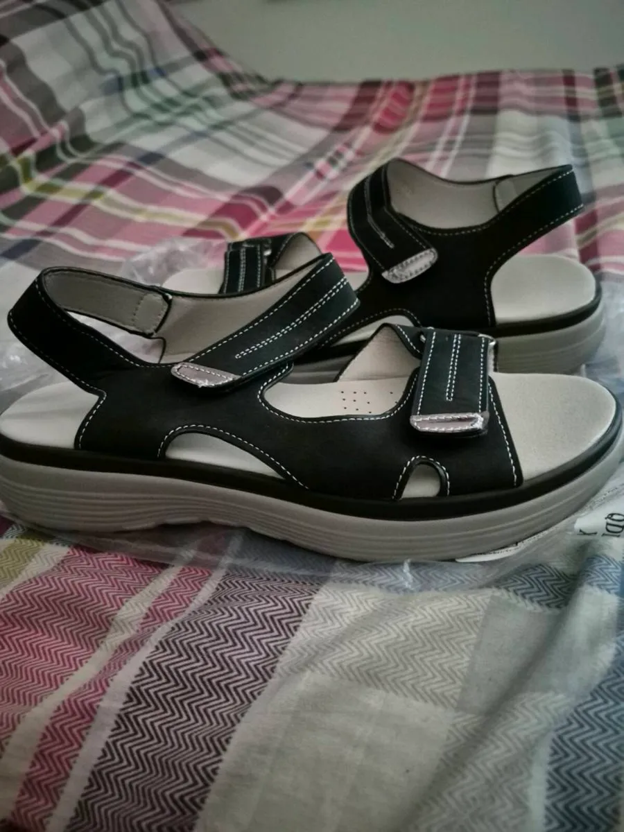NEW SANDLES - Image 1