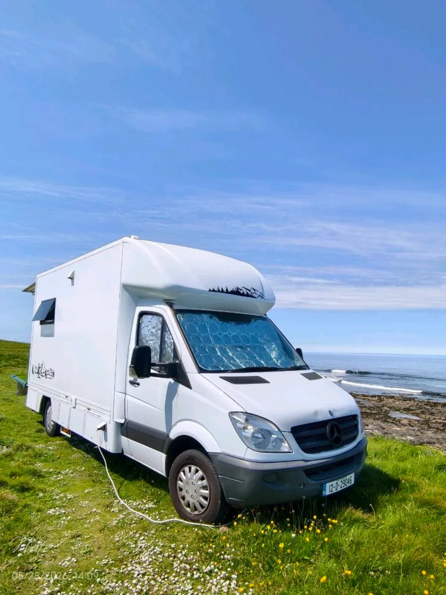 Mercedes Camper van - Image 2