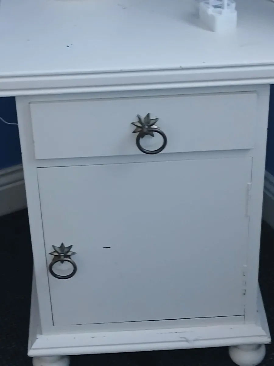 Bedroom furniture - Image 2