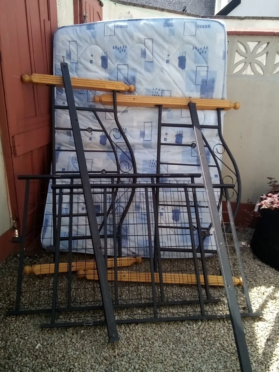 Double bed - Image 1