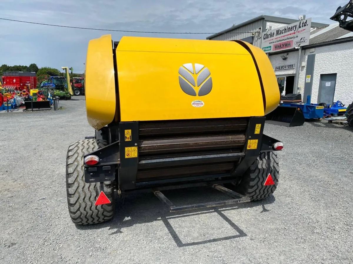 New Holland Roll Baler 125 Chopper Baler - Image 3