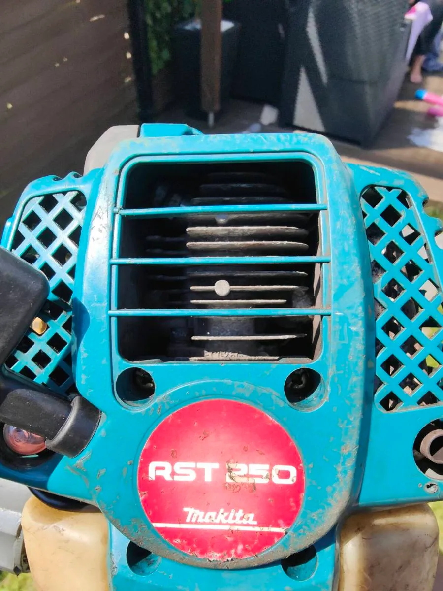 Makita Strimmer - Image 3