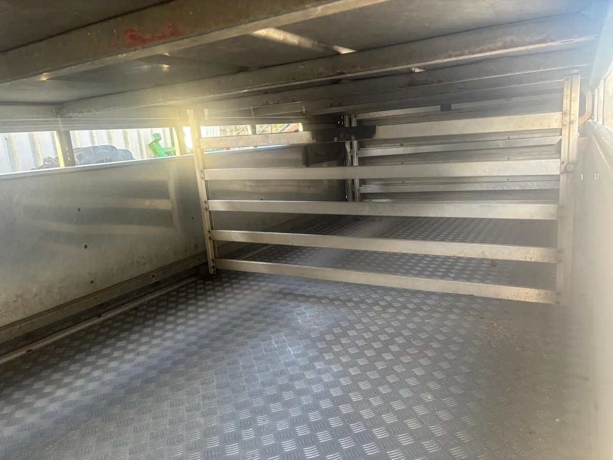 Ifor Williams 12x6 trailer with sheep decks - Image 4