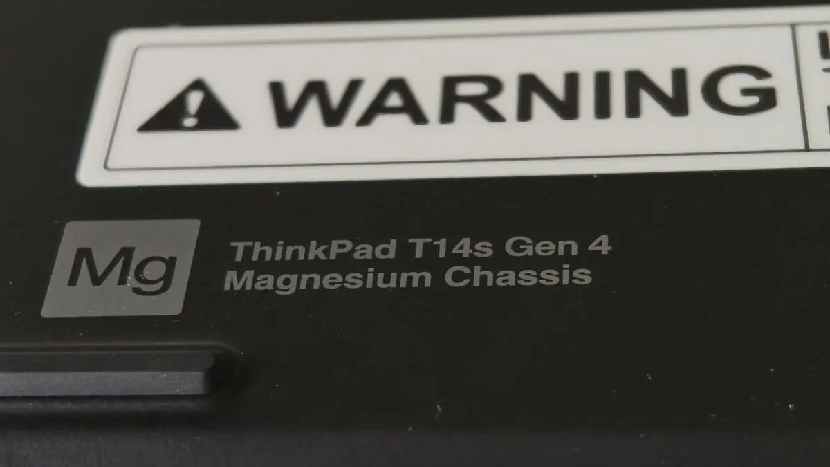 ThinkPad T14s Business Laptop with AMD 7840U - Image 4