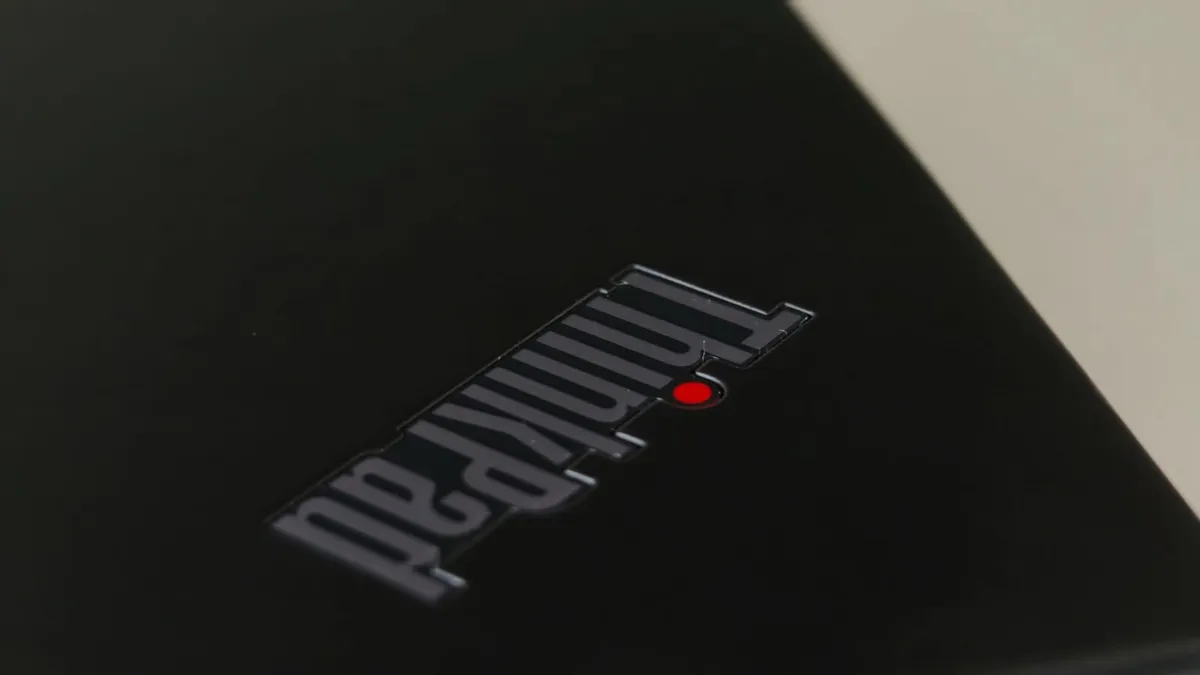 ThinkPad T14s Business Laptop with AMD 7840U - Image 3