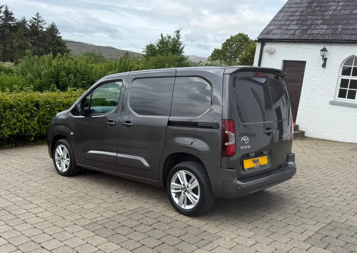 2023 (232reg) Toyota Pro Ace City GX 1.5 BlueHDi - Image 4