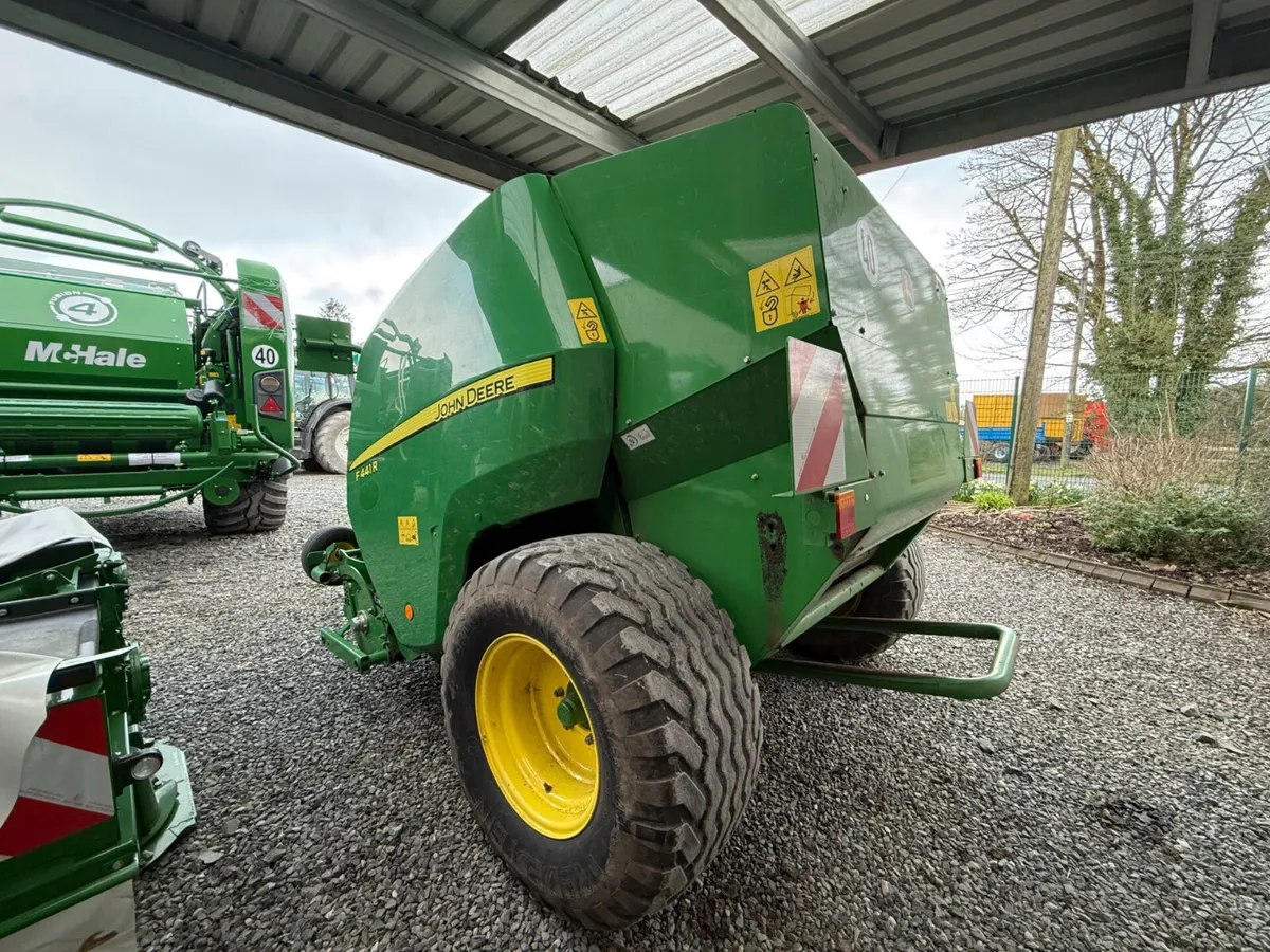 John Deere F441R Chopper Baler - 17,300 Bales - Image 3
